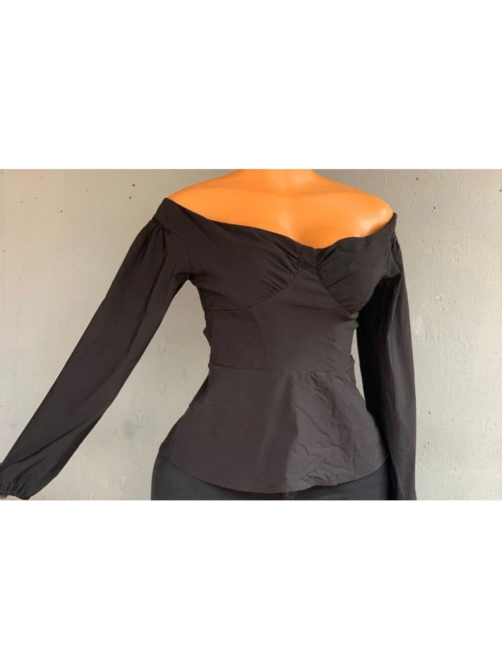 Topshop Black Off the Shoulder  Long Sleeve Top Blouse Fitted size 2